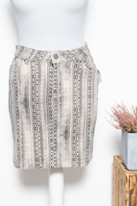 Jeansowa spódnica w wężowy print 