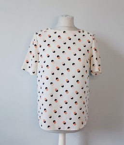 Kremowa bluzka w grochy