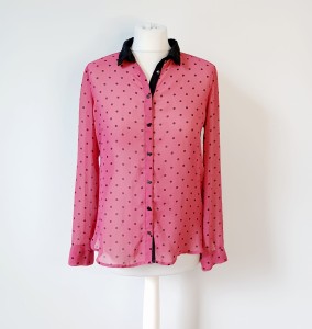 Cienka bluzka w grochy