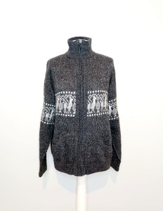 Zapinany sweter w lamy