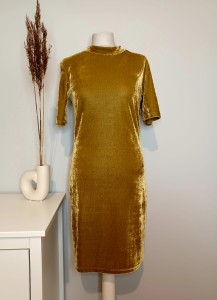 Zamszowa prosta sukienka