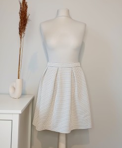 Spódnica w drobny błękitny wzór