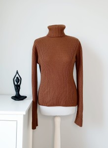 Klasyczny włoski golf z wełną