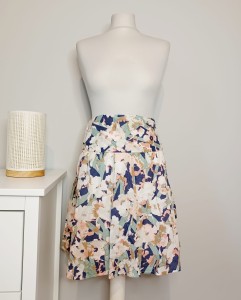 Kwiecista krótka spódnica