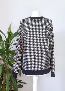 Bawełniany sweter w pepitkę