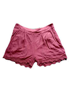 Szorty z suwakiem na boku